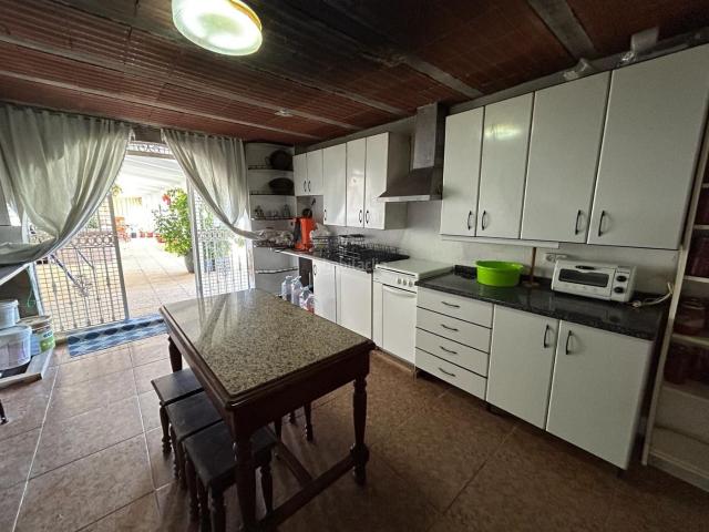 Casa en venta en Moraleja. Chalet con piscina y terreno. Casas.