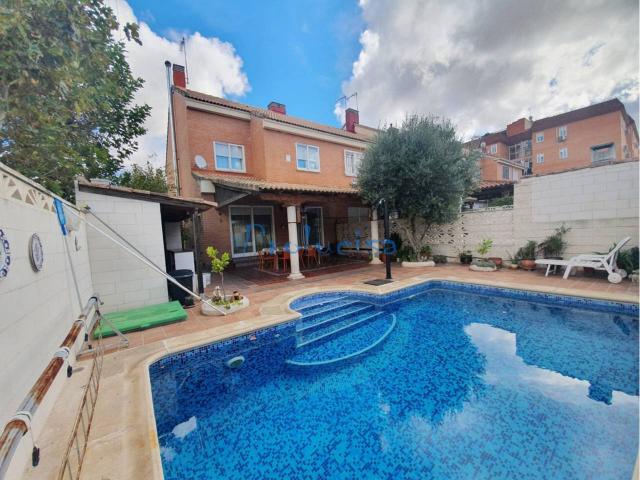 Casa en venta en Moraleja de Enmedio
