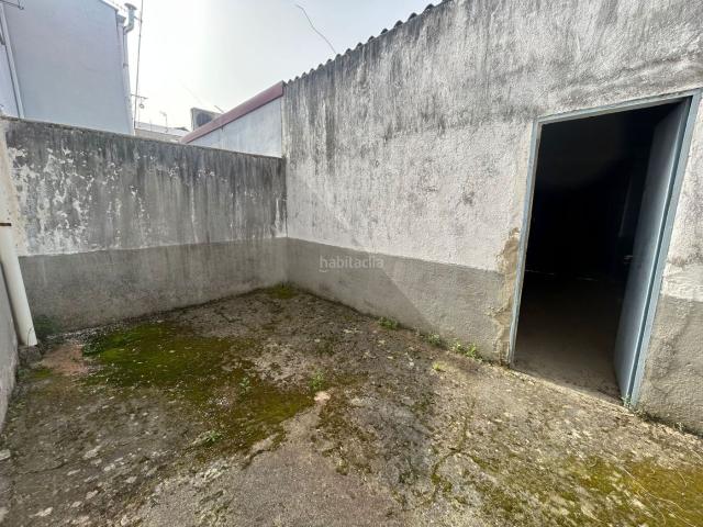 Casa en venta en Moraleja. Vivienda con cochera y pequeño patio. Casas.