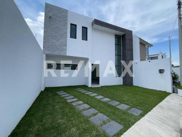 Casa en Venta en Morelos, Fraccionamiento en Oaxtepec