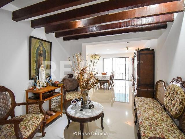 Casa con paneles solares en venta en, Mérida