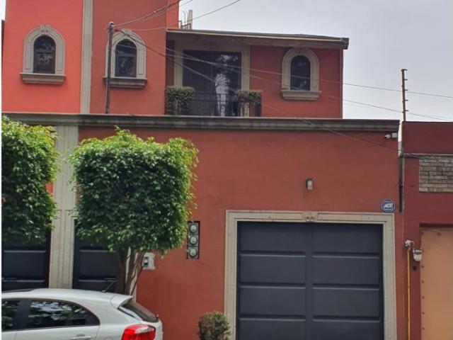 Casa en venta en Nueva Oriental Coapa, Tlalpan, Ciudad de México