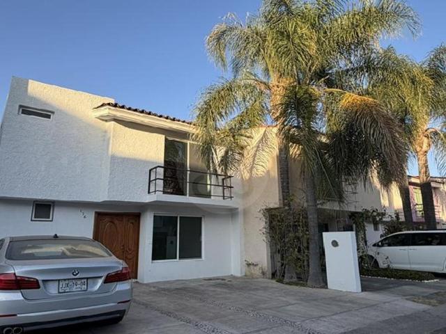 CASA EN VENTA EN NUEVA GALICIA