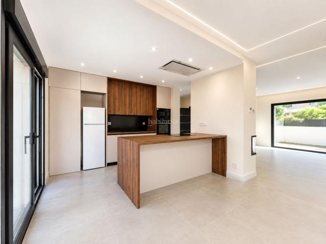 Casa en venta en Nuevo Baztán, Eurovillas. INMOBILIARIA TAGONIA presenta EN EXCLUSIVA chalet independiente en EUROVILLAS. Casas Nuevo.