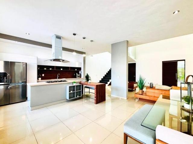 Casa en Venta en Nuevo Vallarta con alberca privada cerca de playa