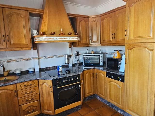Casa en venta en Narón, Piñeiros Freixeiro. casa con 2 viviendas y finca. Casas.