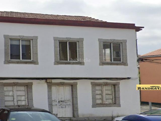 Casa en venta en Narón, Piñeiros Freixeiro. Casa con patio céntrica. Casas.