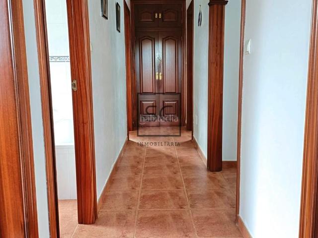 Casa en venta en Narón, Piñeiros Freixeiro. Luminosa casa con 9 habitaciones en O FealXuvia, Narón. Casas.