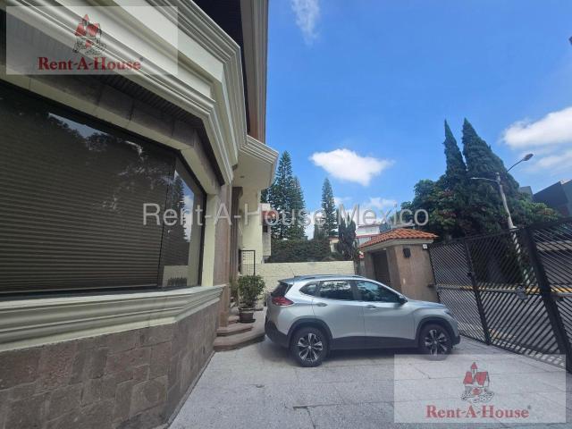 Casa en Venta en Naucalpan de Juarez, Ciudad Satelite AM. 27 948