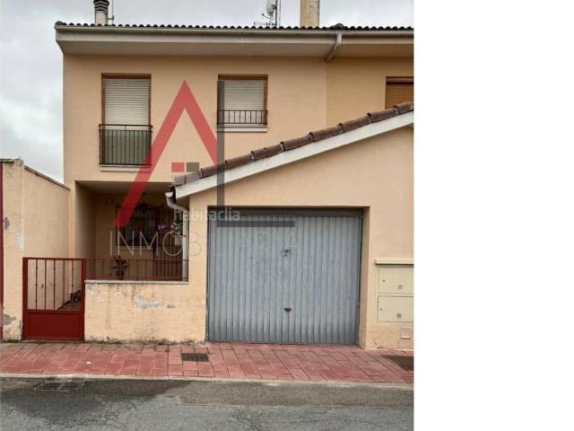 Casa en venta en Nava de la Asunción. ¡OPORTUNIDAD! ALDABA INMOBILIARIA CASA ADOSADA EN VENTA EN NAVA DE LA ASUNCION. Casas Nava de la.