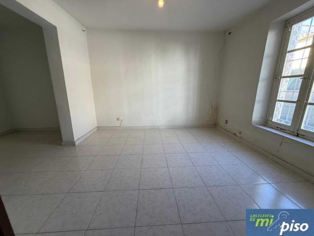 Casa en venta en Nava del Rey. Oportunidad Casa en Nava del Rey de cuatro dormitorios, dos baños. Casas Nava del.