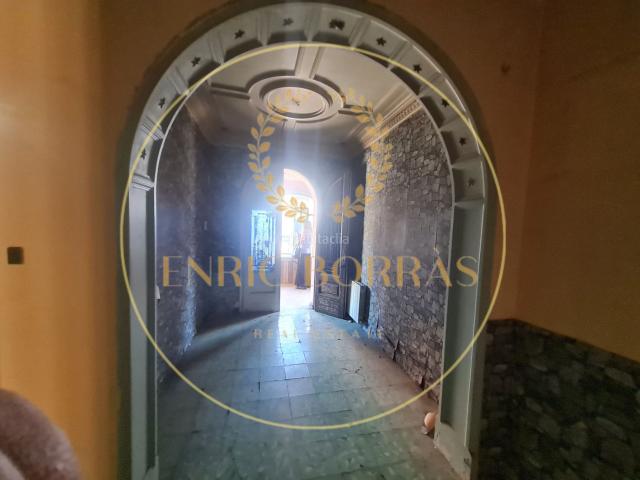 Casa en venta en Navarcles. Casa majestuosa para reformar en Navarcles. Casas.