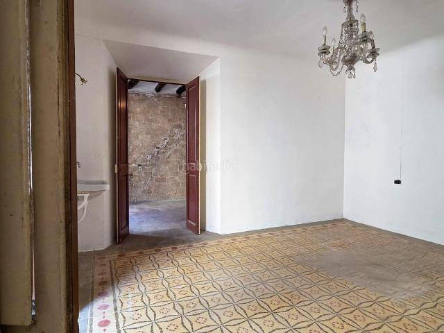 Casa en venta en Navarcles. Casa para reformar y terreno edificable en Navarcles Barcelona. Casas.