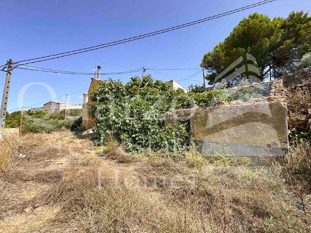 Casa en venta en Navarrés. En venta espléndida vivienda para reconstruir con cueva en Navarrés. Casas.