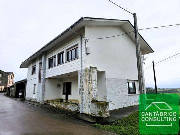 Casa en venta en Navia, Asturias Costa Verde