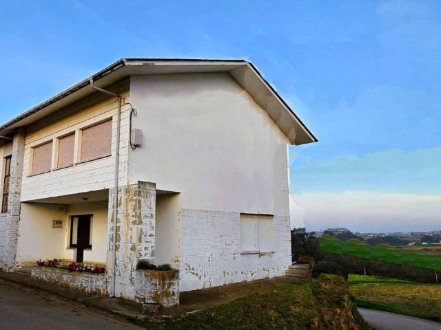 Casa en Venta en Navia