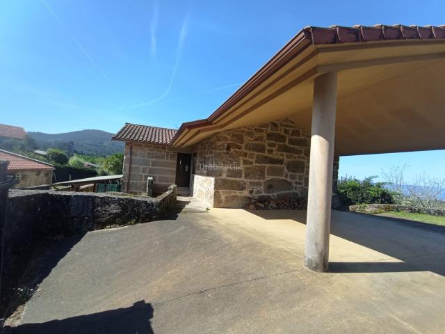 Casa en venta en Neves As. Gran propiedad en As Neves, 4 dormitorios, reformada, vistas y soleada. Casas Neves.