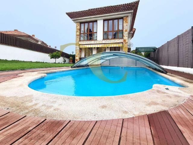 Casa en venta en Noreña. Maravilloso pareado en la villa condal de Noreña. Casas.