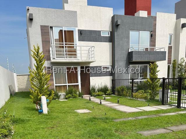 Casa en Venta en Otzolotepec, Valle Imperial AM. 26 1221