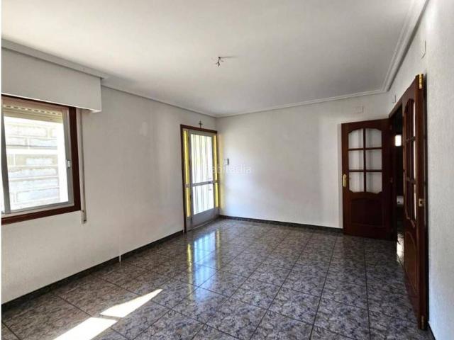 Casa en venta en Ourense, San Francisco. Venta de casa en zona la Milagrosa. Casas.