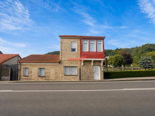 Casa en venta en Ourense, Ventiun. Casas.