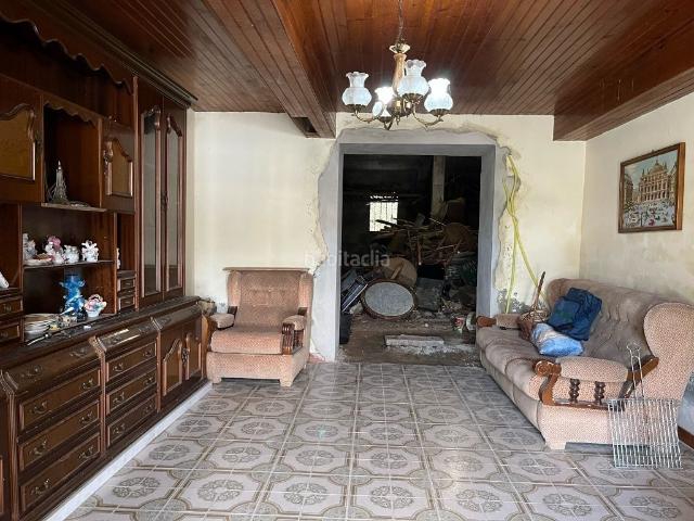 Casa en venta en Outes. Casas.