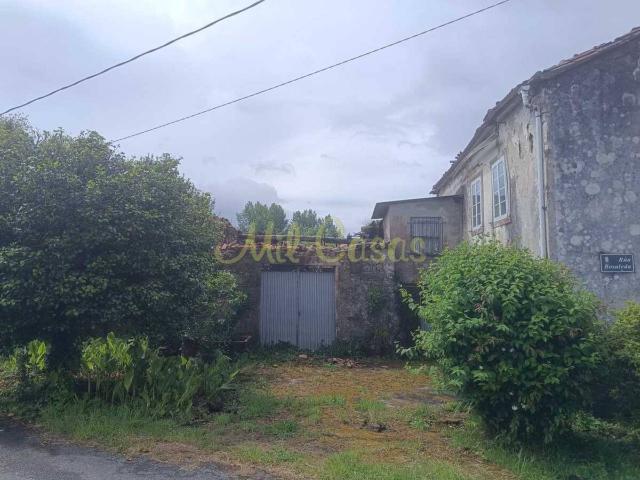 Casa en venta en Outes, ideal para quienes buscan tranquilidad