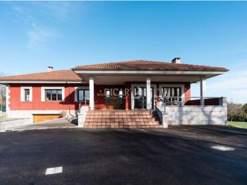 Casa en Venta en Oviedo