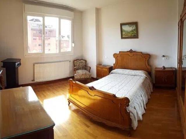 Casa en Venta en Oviedo
