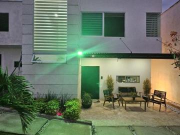 Casa en Venta en Oaxtepec, Morelos – Residencial Privado con Albercas y Áreas Ve