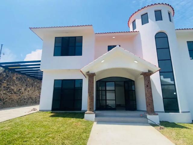 Casa en venta en Oaxtepec Centro, Yautepec, Morelos