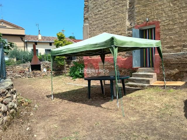 Casa en venta en Ocón. Casa en venta en Aldealobos, 3 dormitorios. Casas.