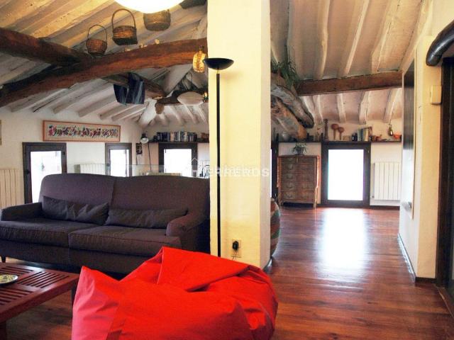 Casa en venta en Ocón. Casa en venta en Los Molinos de Ocon, 8 dormitorios. Casas.