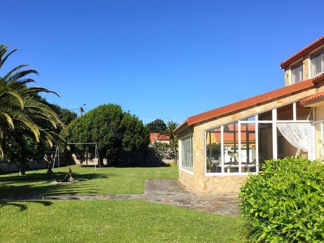 Casa en venta en Carballo. Chalet en la playa de Baldaio Carballo. Casas.