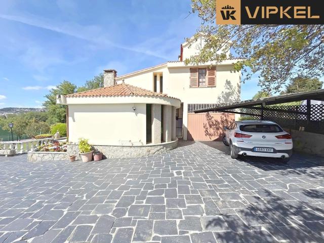 Casa en venta en Oleiros La Coruña