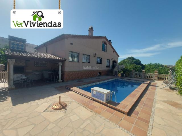 Casa en venta en Olèrdola. Espectacular casa con piscina. Casas.