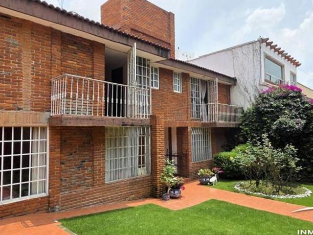 Casa en venta en Olivar de los Padres en calle privada con vigilancia