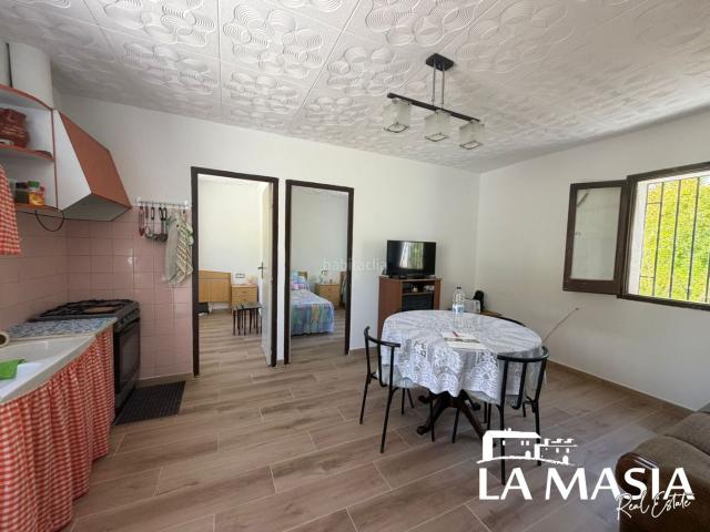 Casa en venta en Olivella. Casa con parcela plana y vistas al Parque Natural del Garraf en Can Suria, Olivella. Casas.