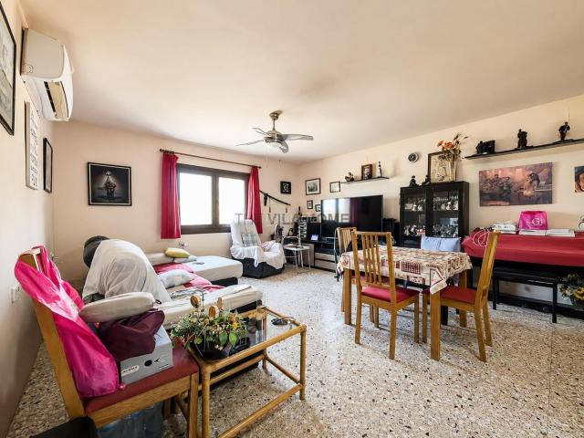 Casa en venta en Olivella. Casa amb 2 habitatges. Casas.
