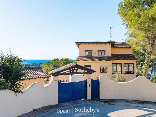 Casa en venta en Olivella. Espectcular Villa Mediterránea con vistas al mar en Mas Mestre a 15 min de Sitges. Casas.
