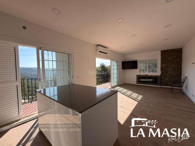 Casa en venta en Olivella. Gran chalet con piscina. Casas.