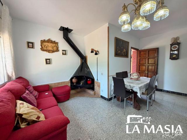 Casa en venta en Olivella. Preciosa casa independiente con piscina y vistas en Las Colinas, Olivella. Casas.