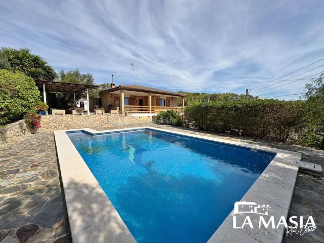 Casa en venta en Olivella. Preciosa vivienda en venta. Casas.