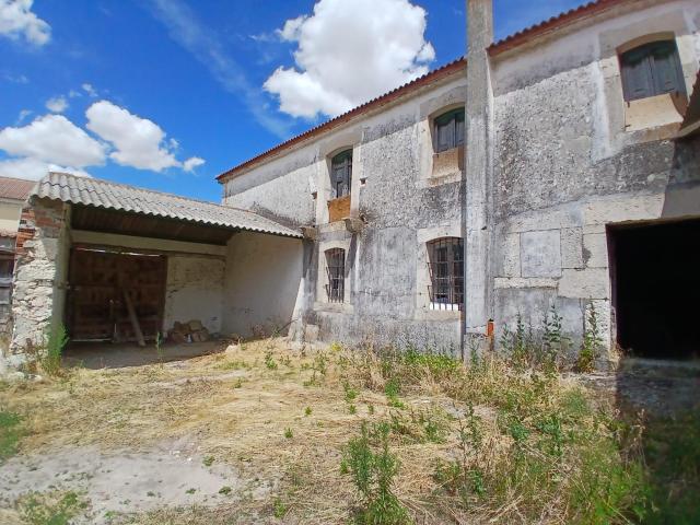 Casa en venta en Olombrada Segovia. Para reformar. Ref.2048