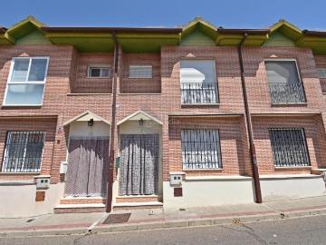 Casa en venta en Olmedo. Adosado en Olmedo. Casas.
