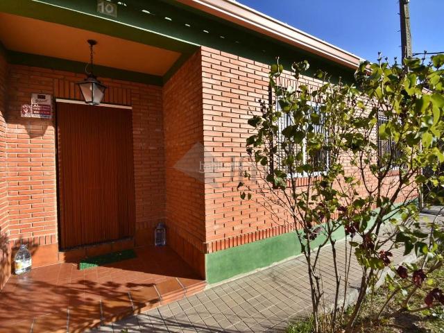 Casa en venta en Olmedo. REF. 139H. CHALET CON PARCELA EN OLMEDO. Casas.