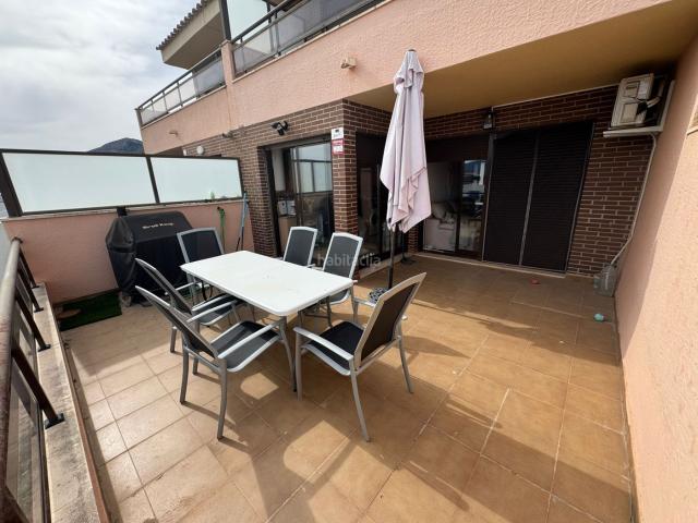 Casa en venta en Onil. Amplio Adosado de 4 Dormitorios en Onil con Garaje y Terrazas. Casas.