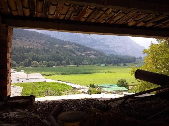 Casa en venta en Organyà. CASA A PIE DE CARRETE CON VARIAS PLANTAS A REFORMAR, EXCELENTES VISTAS, ESTÁ SITUADA A PIE DE CARRETERA PRINCIPAL. PARA MAS INFOR. Casas.
