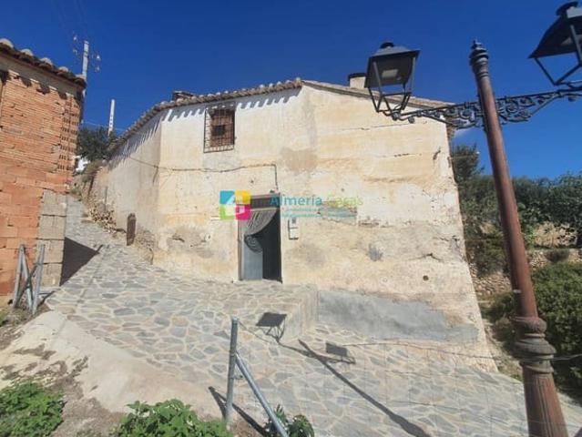 Casa en venta en Oria, Almería