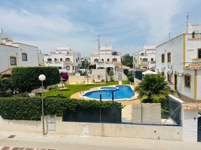 Casa en venta en Orihuela, Alicante